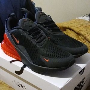 Nike Air Max 270